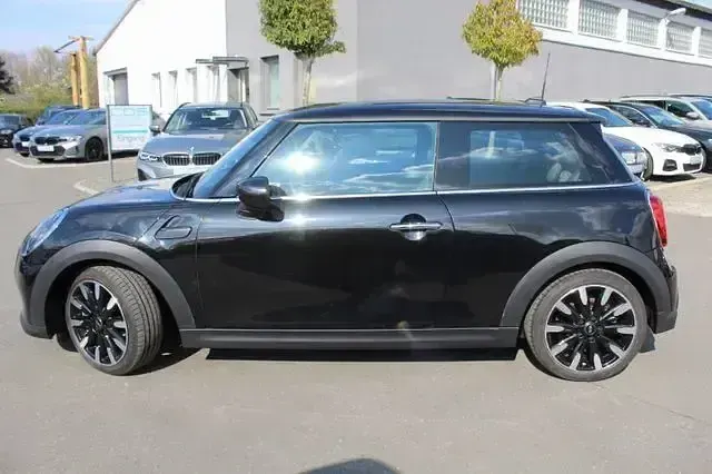 Gebraucht Mini Cooper 136 PS (100 kW) 2023 Schwarz Kleinwagen
