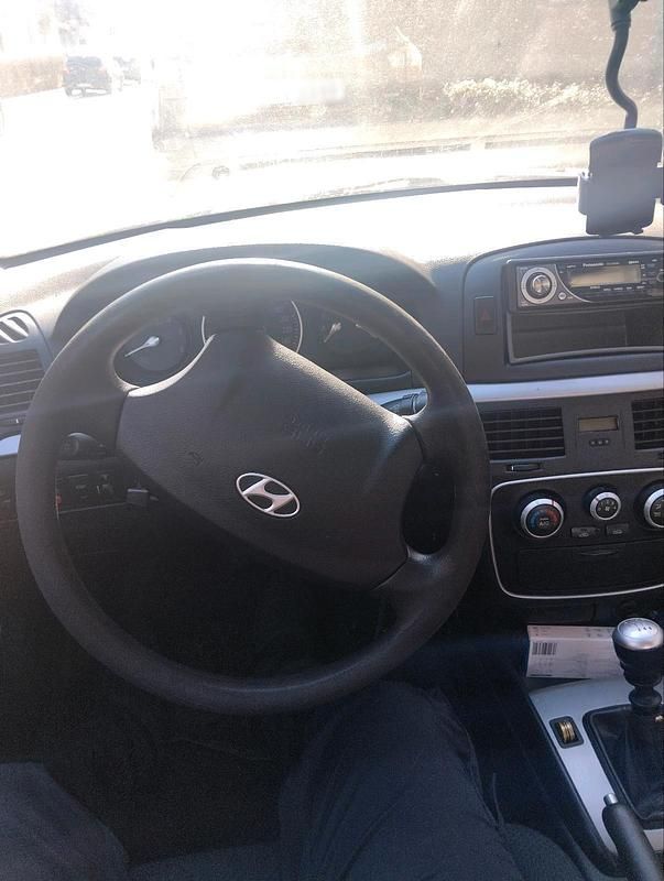 Gebraucht Hyundai Sonata 140 PS (102 kW) 2007 Grau Limousine