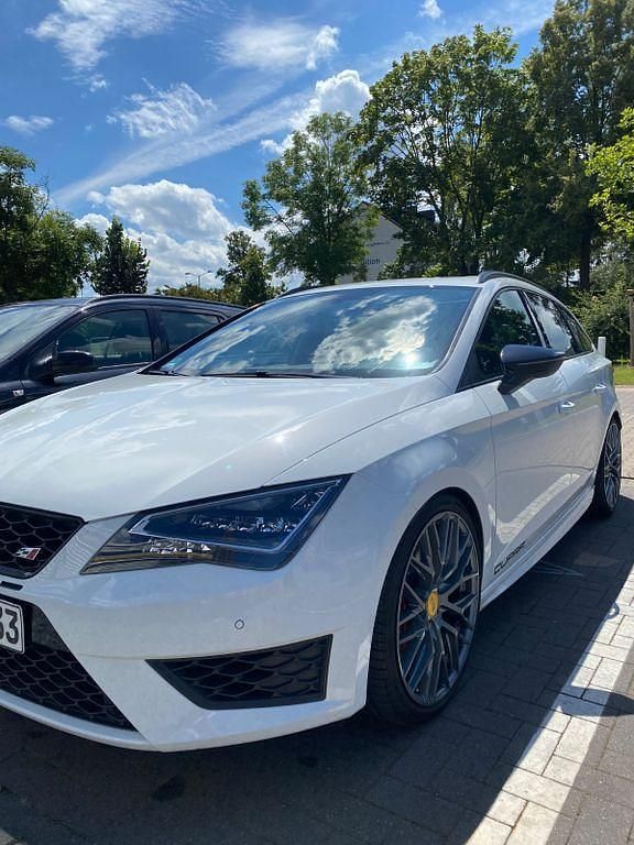 Weiß Gebraucht 2015 Cupra Leon Limousine | 16.500 € (Fairer Preis) - Bild 1/4