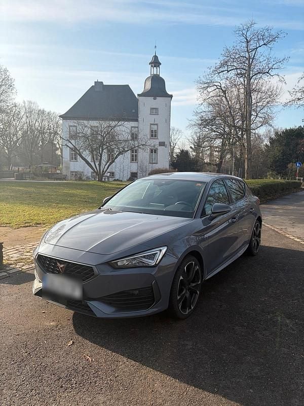 Grau Gebraucht 2020 Cupra Leon Limousine | 21.999 € (Fairer Preis) - Bild 1/4