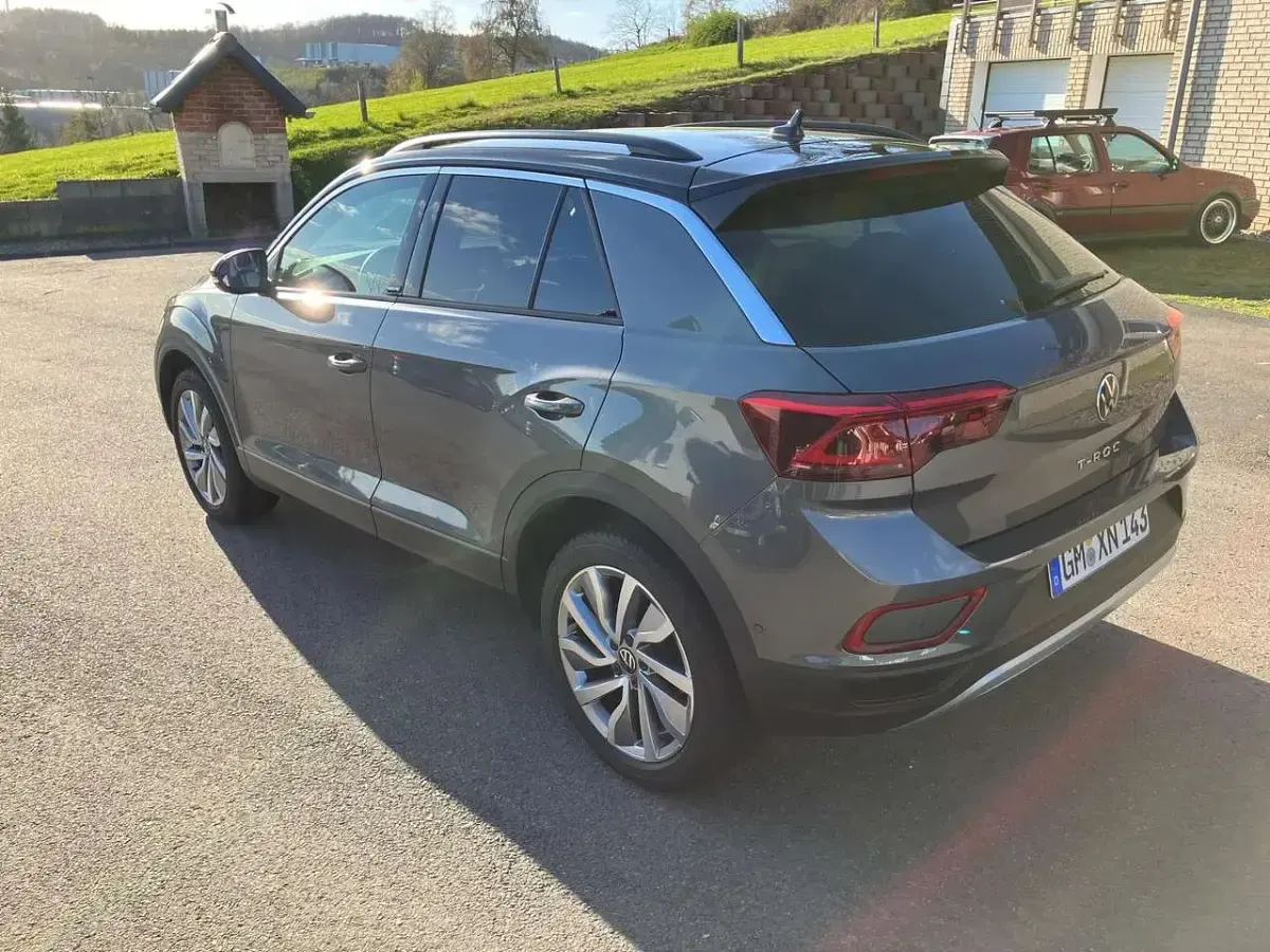 Gebraucht VW T-Roc Move 150 PS (110 kW) 2024 Grau SUV