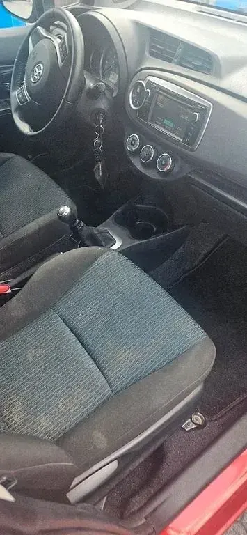 Gebraucht Toyota Yaris 69 PS (50 kW) 2012 Rot Kleinwagen