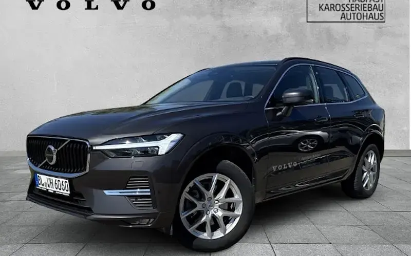 Gebraucht Volvo XC60 Core 250 PS (183 kW) 2024 Platinum grey / metallic SUV