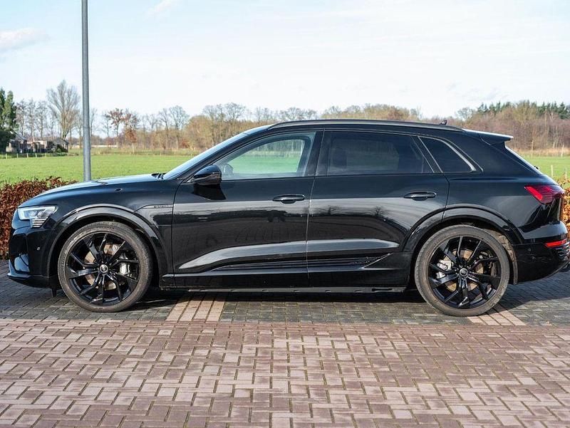 Gebraucht Audi Q8 e-tron Advanced 250 kW (340 PS) 2024 Schwarz SUV