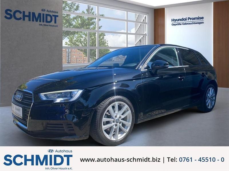 Schwarz Gebraucht 2019 Audi A3 Sportback Comfort Limousine | 18.890 € (Fairer Preis) - Bild 1/4