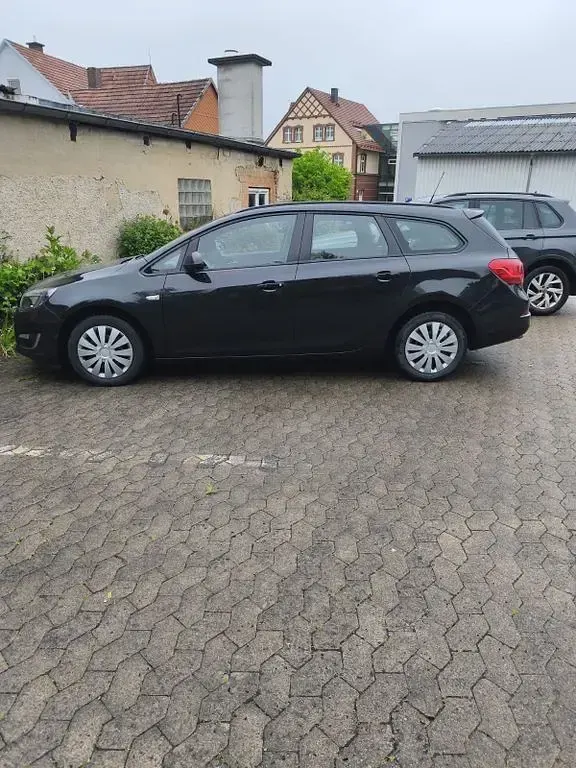 Gebraucht Opel Astra Active 140 PS (102 kW) 2012 Schwarz Kombi