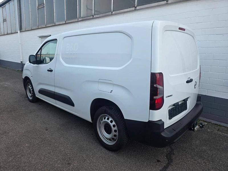 Gebraucht Opel Combo 131 PS (96 kW) 2022 Weiß Van / Kleinbus