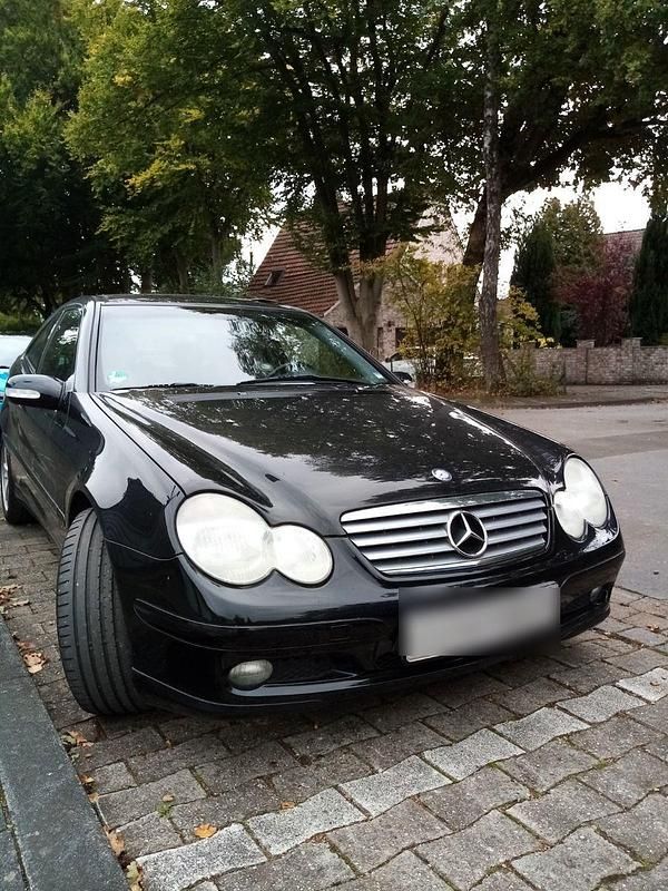 Schwarz Gebraucht 2001 Mercedes C180 Coupé | 850 € (Superpreis) - Bild 1/4