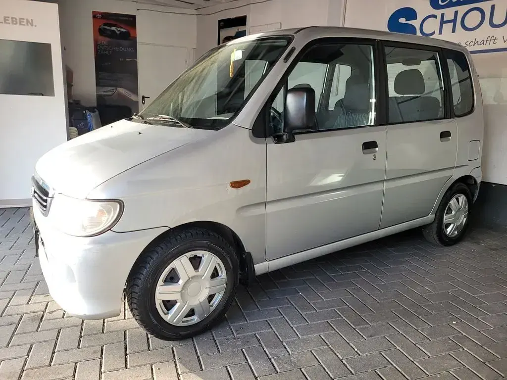 Gebraucht Daihatsu Move 56 PS (41 kW) 2001 Silber Van / Kleinbus