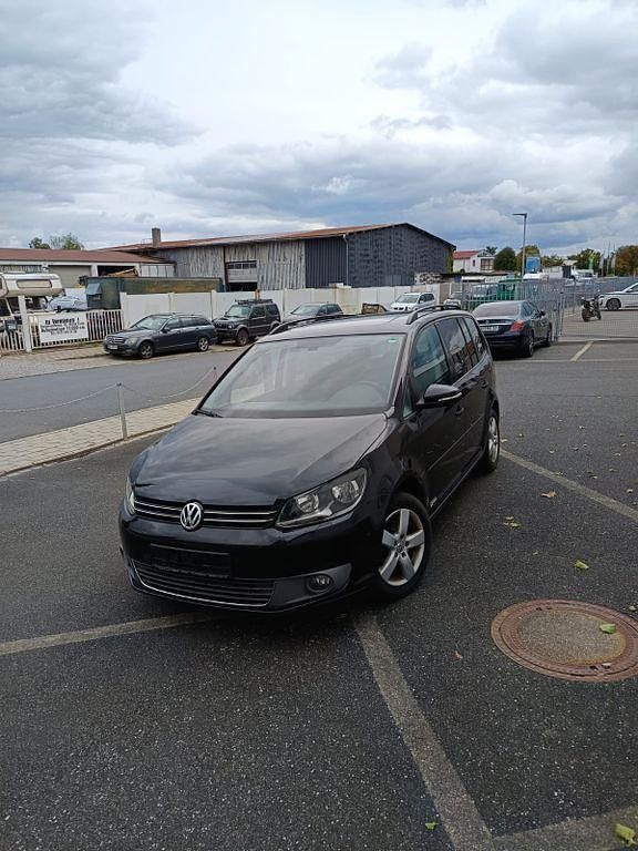 Schwarz Gebraucht 2010 VW Touran Highline Van / Kleinbus | 3.900 € (Guter Preis) - Bild 1/4