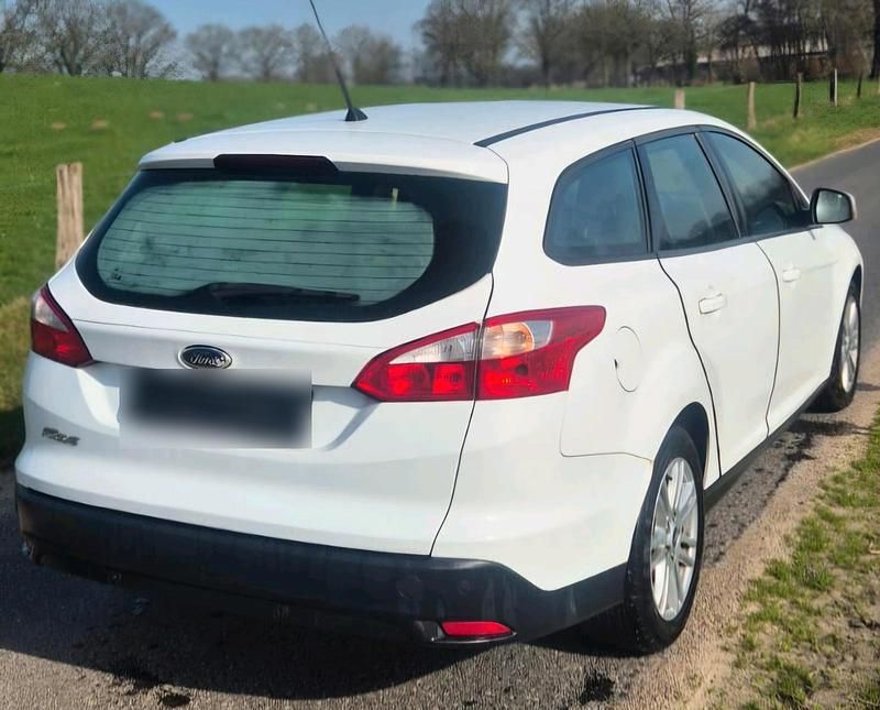 Gebraucht Ford Focus 105 PS (77 kW) 2014 Weiß Kombi