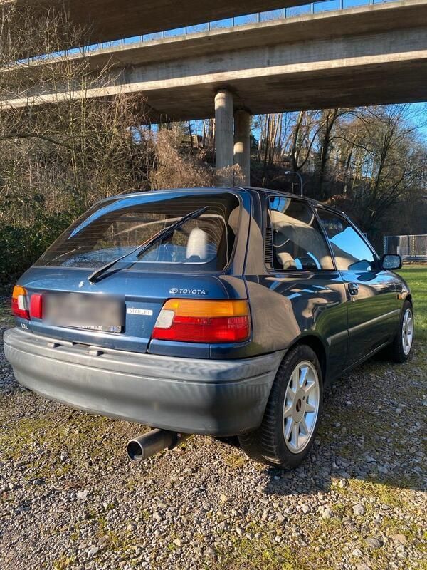 Blau Gebraucht 1995 Toyota Starlet Kleinwagen | 1.700 € - Bild 1/4