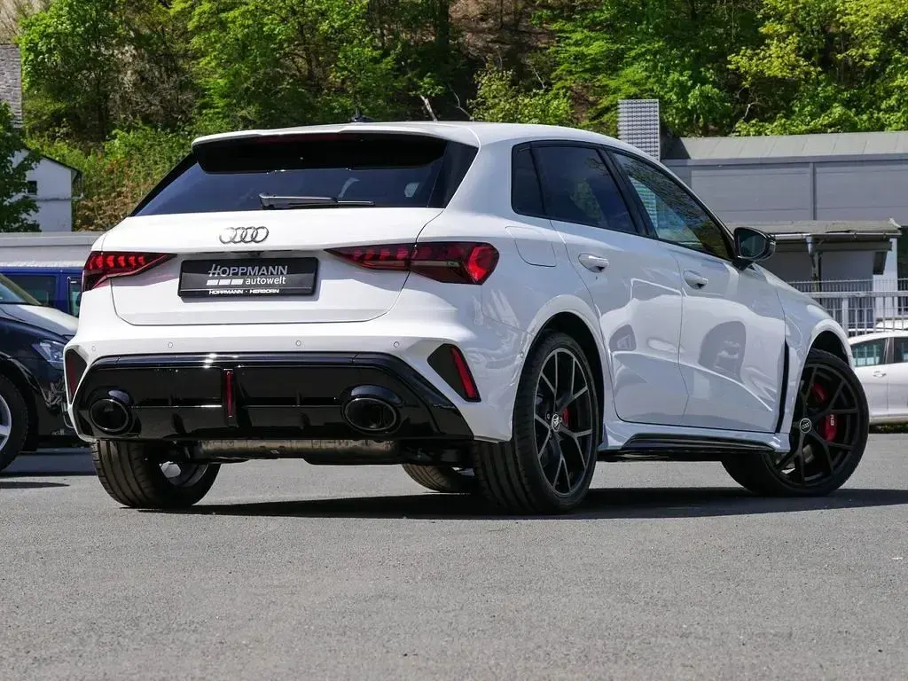Ny Audi RS3 Ambiente 400 HK (294 kW) 2026 Hvid Sedan