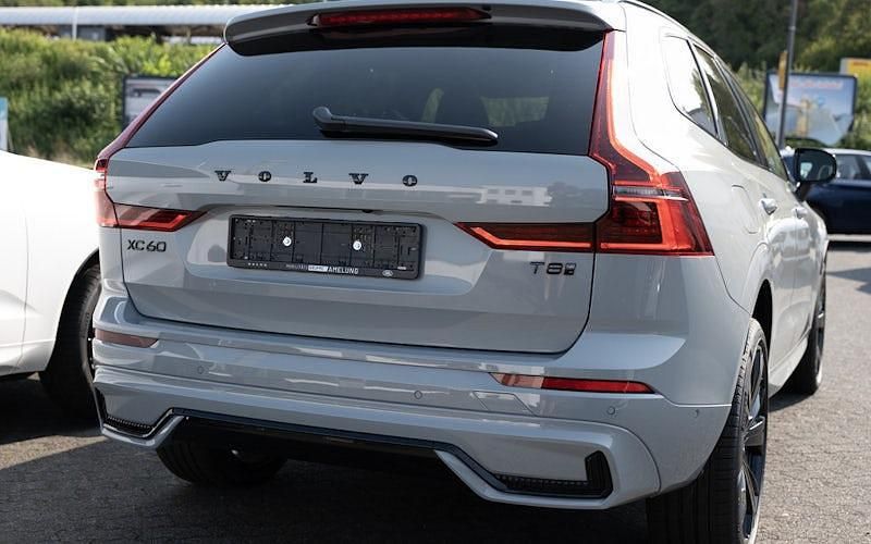 Neu Volvo XC60 Plus 455 PS (334 kW) 2025 Grau SUV