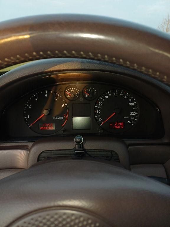 Gebraucht Audi A4 Sport 193 PS (141 kW) 1999 Gold Limousine