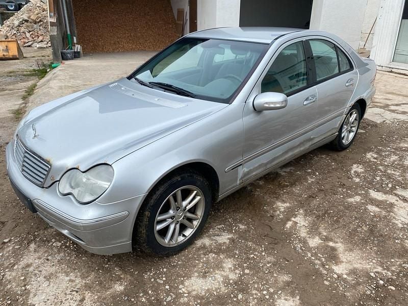 Gebraucht Mercedes C240 Elegance 163 PS (119 kW) 2000 Silber Limousine