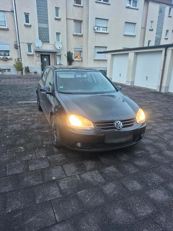Gebraucht VW Golf V 116 PS (85 kW) 2004 Schwarz Kleinwagen
