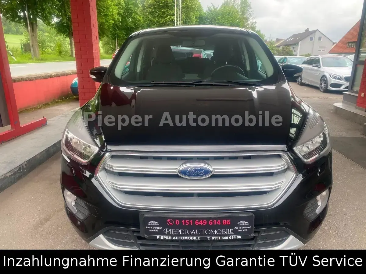 Gebraucht Ford Kuga Trend 120 PS (88 kW) 2019 Schwarz SUV