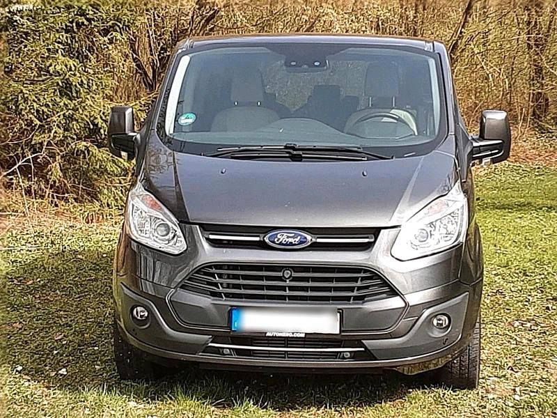 Grau Gebraucht 2017 Ford Tourneo Custom Van | 22.000 € (Teuer) - Bild 1/4