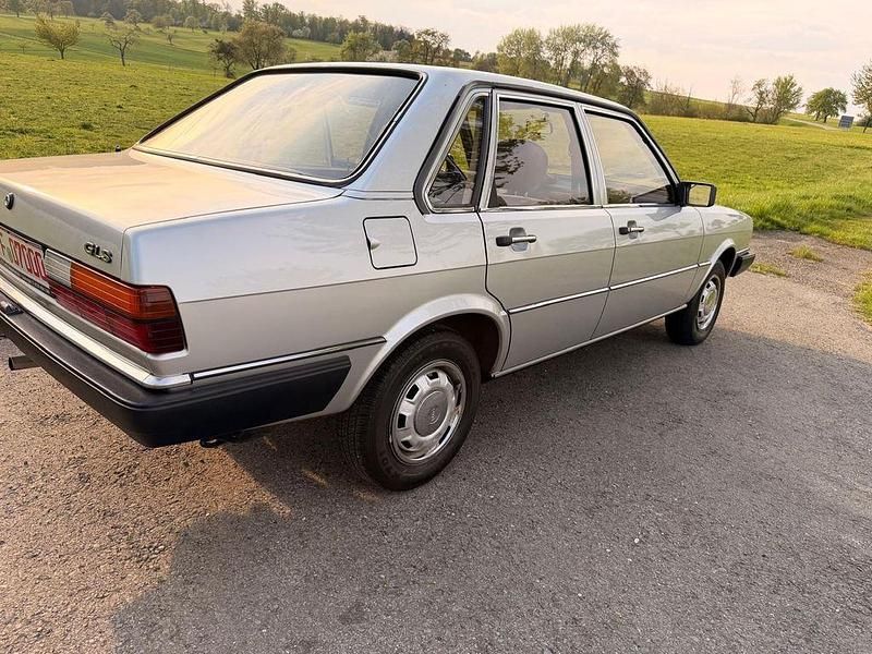 Second-hand Audi 80 86 CP (63 kW) 1981 Argintiu Berlinǎ