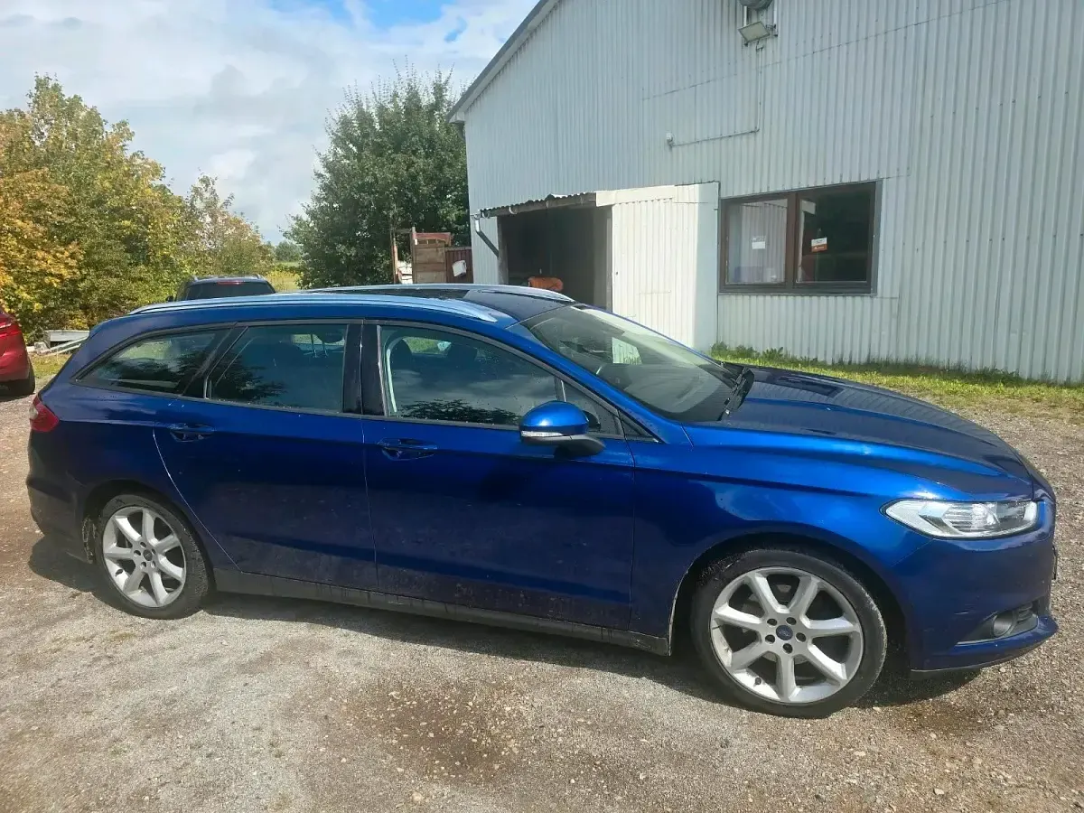 Gebraucht Ford Mondeo 150 PS (110 kW) 2017 Blau Kombi