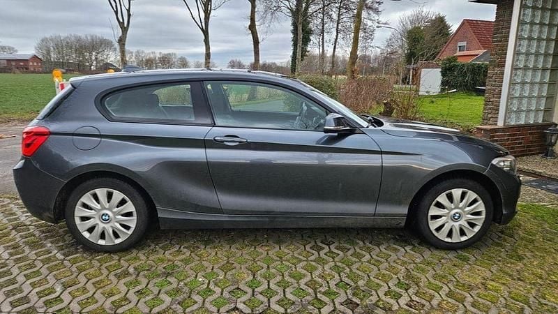 Gebraucht BMW 116 109 PS (80 kW) 2017 Grau Kleinwagen