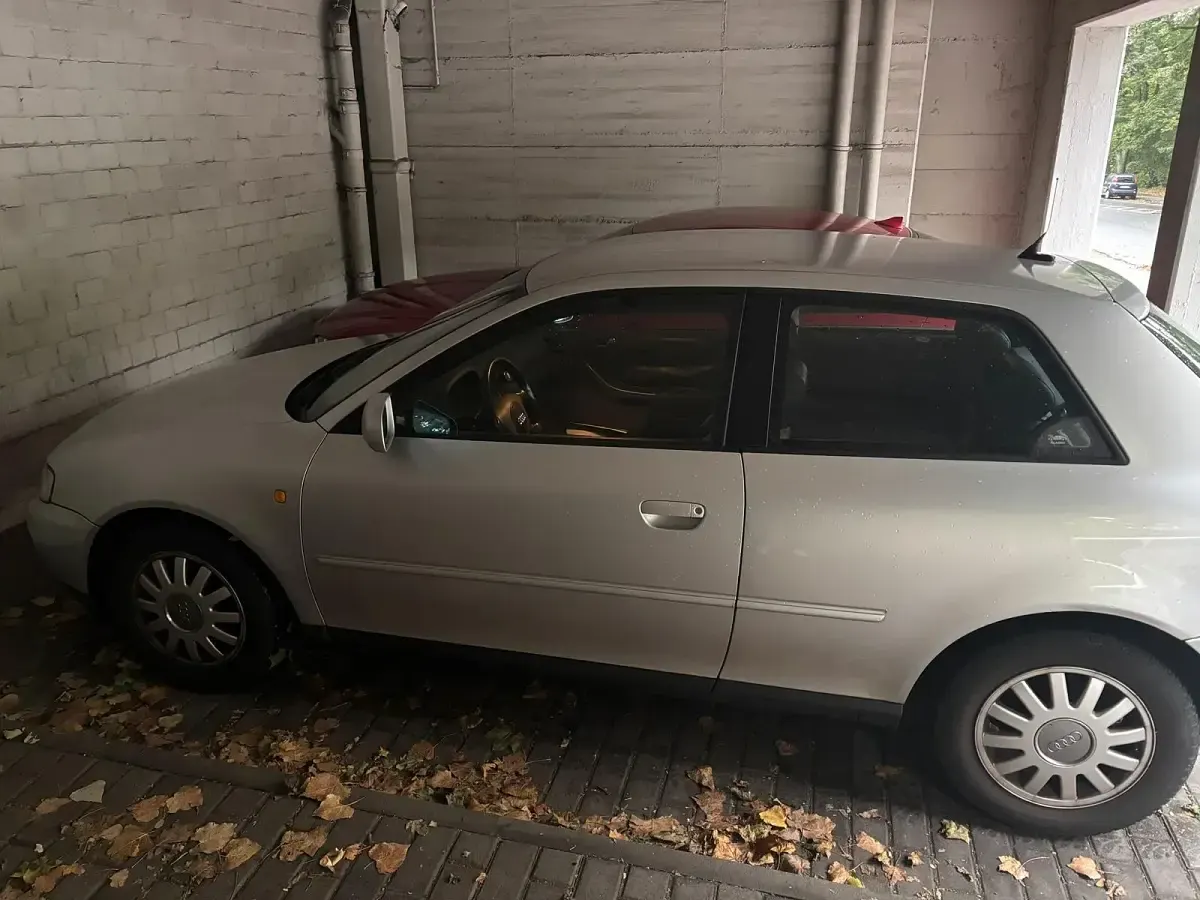 Second-hand Audi A3 120 CP (88 kW) 2000 Argintiu Hatchback