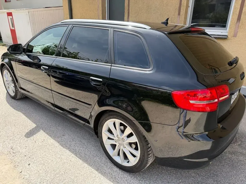 Gebraucht Audi A3 Ambiente 125 PS (91 kW) 2011 Schwarz Kleinwagen
