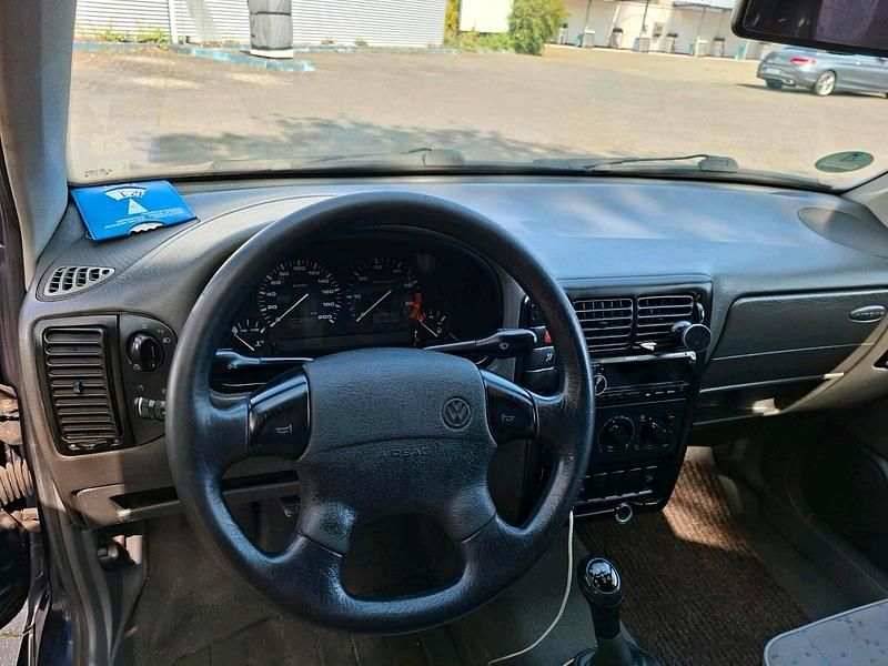 Second-hand VW Caddy 65 CP (47 kW) 2002 Albastru Monovolum