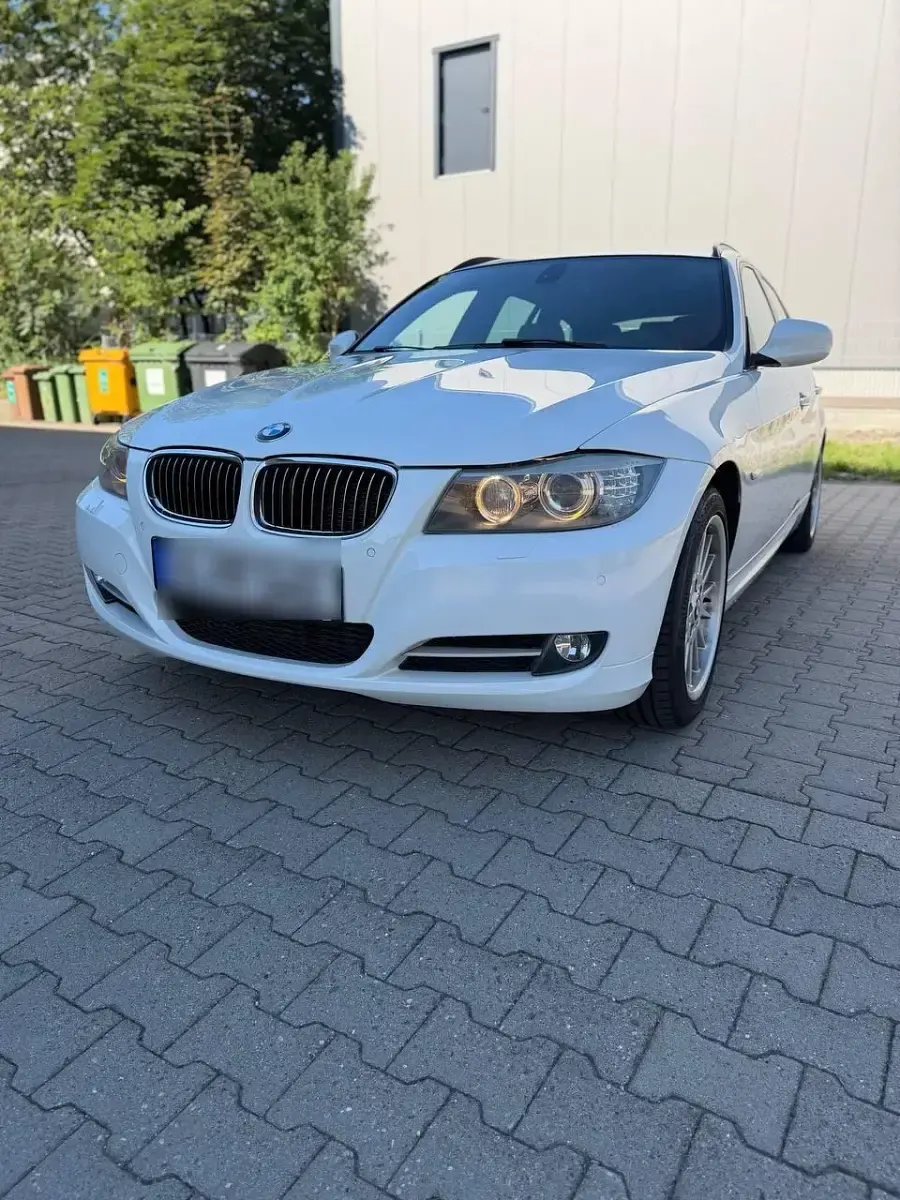 Gebraucht BMW 320 184 PS (135 kW) 2011 Weiß Kombi
