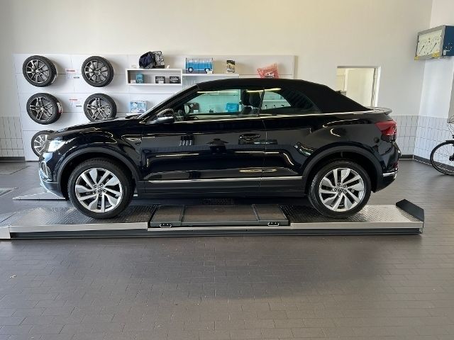 Gebraucht VW T-Roc Cabriolet Move 150 PS (110 kW) 2023 Deep black perleffekt Cabrio