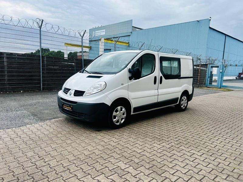 Weiß Gebraucht 2013 Renault Trafic Van | 9.490 € (Guter Preis) - Bild 1/4