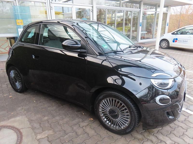 Gebraucht Fiat 500e Icon 86 kW (118 PS) 2022 Colore esterno (onyx schwarz) Kleinwagen