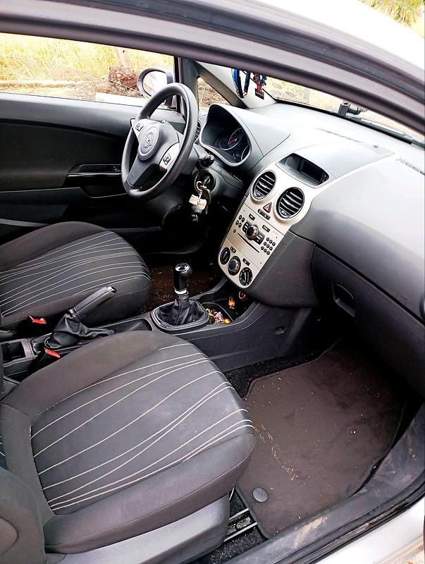 Silber Gebraucht 2008 Opel Corsa Kleinwagen | 800 € (Superpreis) - Bild 1/4