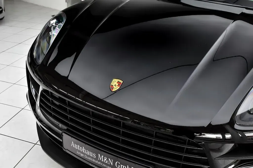 Gebraucht Porsche Macan S Chrono 354 PS (260 kW) 2021 Tiefschwarz SUV