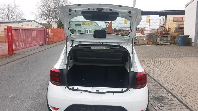 Gebraucht Dacia Sandero Stepway 90 PS (66 kW) 2016 Weiß Kleinwagen