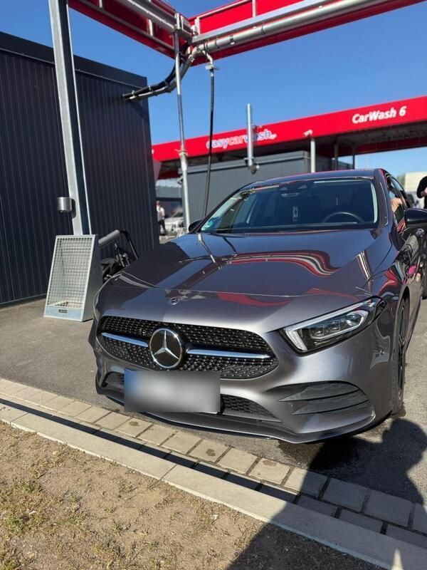 Grau Gebraucht 2019 Mercedes A250 AMG line Kleinwagen | 27.000 € (Fairer Preis) - Bild 1/4
