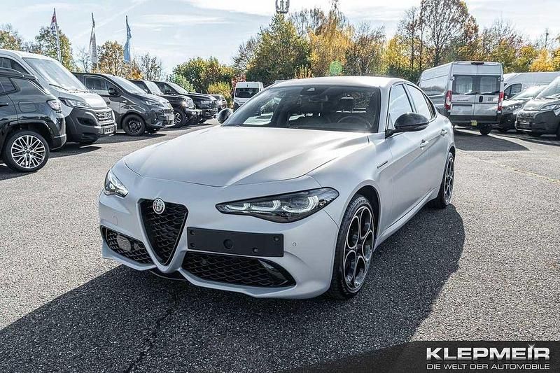 Grigio lunare opaco, matt Gebraucht 2023 Alfa Romeo Giulia Competizione Limousine | 38.990 € (Fairer Preis) - Bild 1/4