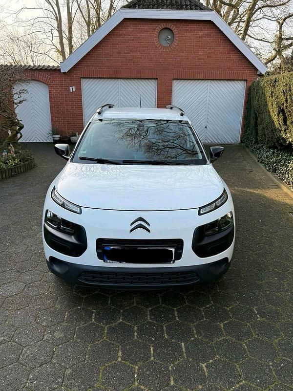 Used Citroën C4 PureTech 82 HP (60 kW) 2016 White SUV