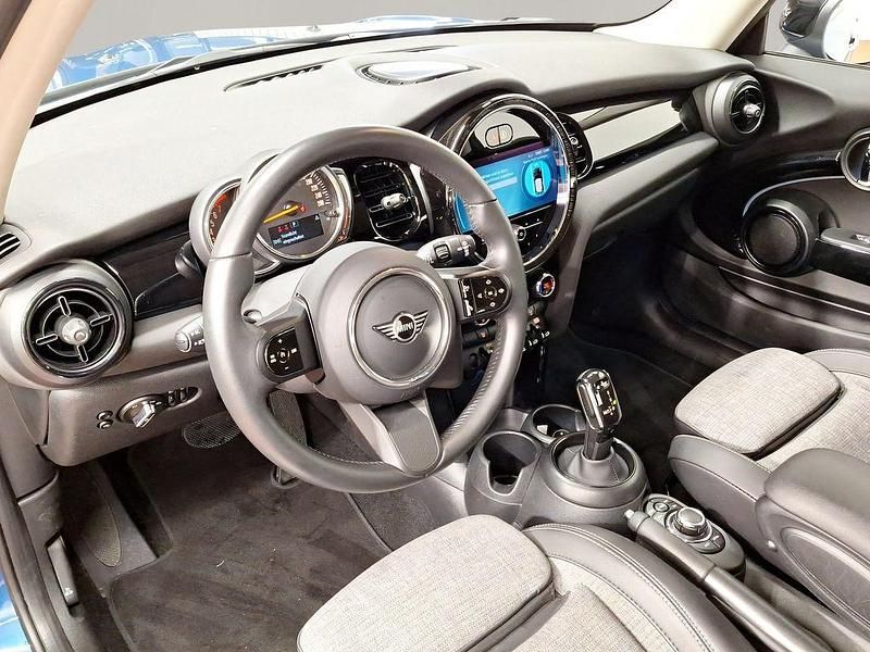 Gebraucht Mini Cooper 136 PS (100 kW) 2023 Blau Kleinwagen