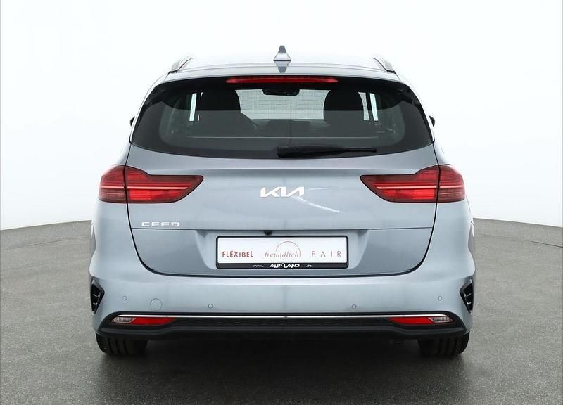Neu Kia Ceed Sportswagon 140 PS (102 kW) 2025 Silber Kombi
