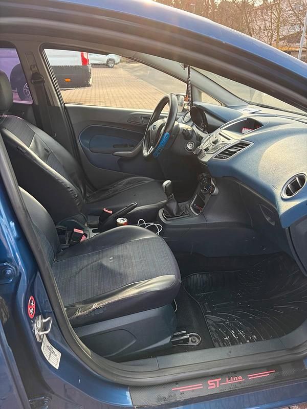 Gebraucht Ford Fiesta 60 PS (44 kW) 2009 Blau Kleinwagen