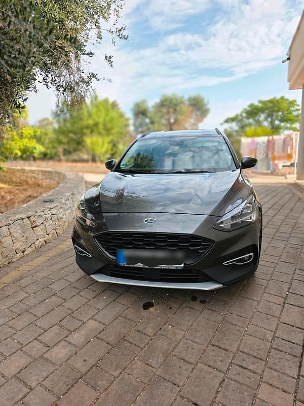 Grau Gebraucht 2019 Ford Focus Active Kombi | 17.000 € (Fairer Preis) - Bild 1/4