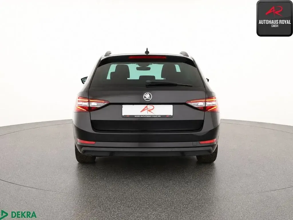 Gebraucht Skoda Superb 150 PS (110 kW) 2016 Schwarzmagic perleffekt Kombi