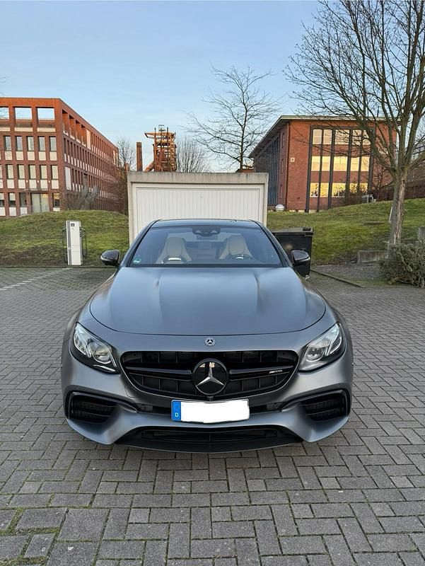 Gebraucht Mercedes E63S AMG AMG 612 PS (450 kW) 2017 Grau Limousine