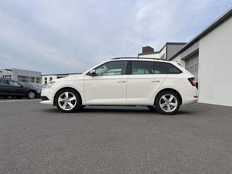 Gebraucht Skoda Fabia Ambition 95 PS (69 kW) 2022 Weiß Kombi
