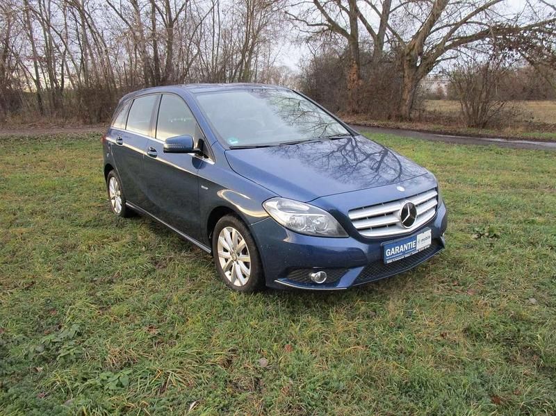 Gebraucht Mercedes B200 156 PS (114 kW) 2011 Blau Van / Kleinbus