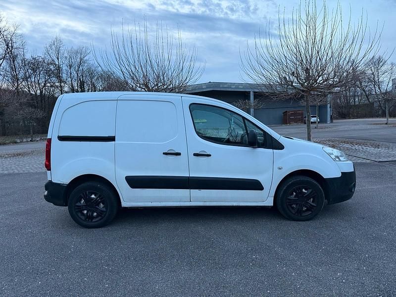 Gebraucht Peugeot Partner 90 PS (66 kW) 2008 Weiß Van / Kleinbus
