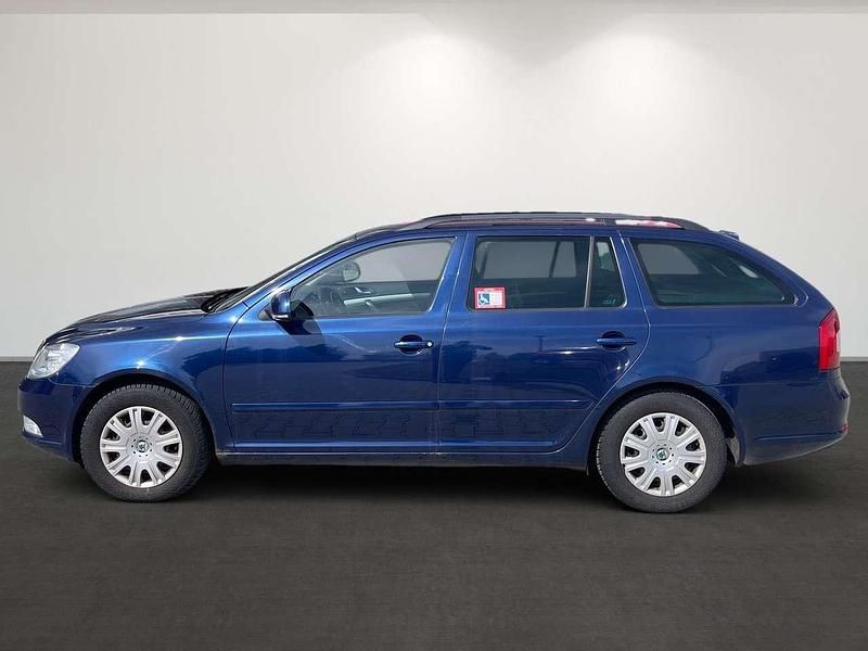 Gebraucht Skoda Octavia Ambiente 140 PS (102 kW) 2010 Stormblau metallic Kombi