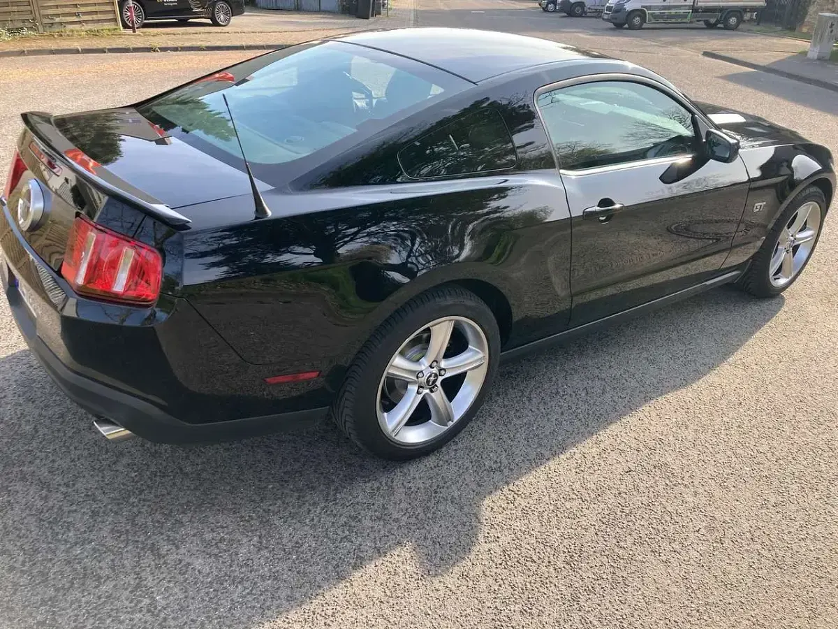 Gebraucht Ford Mustang GT 320 PS (235 kW) 2009 Schwarz Coupé